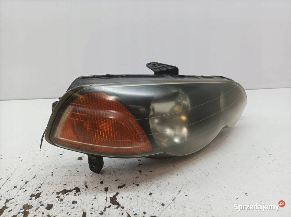 LAMPA PRZÓD PRAWA EU Honda HRV I 19982006 Rok produkcji 1999 świętokrzyskie
