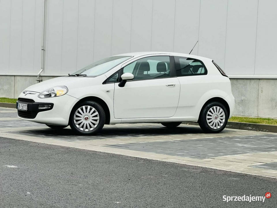 Fiat Punto Evo Fiat Punto Evo 12 Benz nawigacja elektryczne lusterka Mikołów