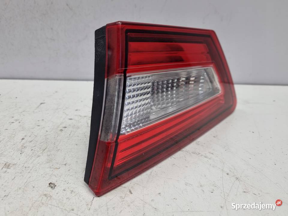 LAMPA PRAWA Renault Clio IV TYLNIA TYLNA prawy Rudka