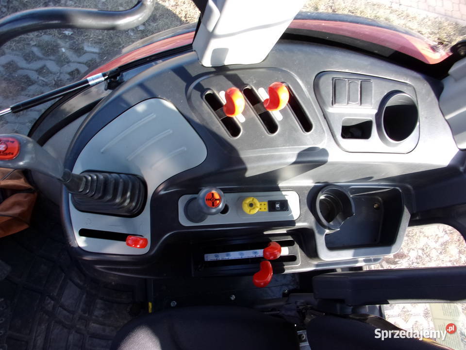 Ciągnik KIOTI 904 z ładowacze TUR w RadMasz