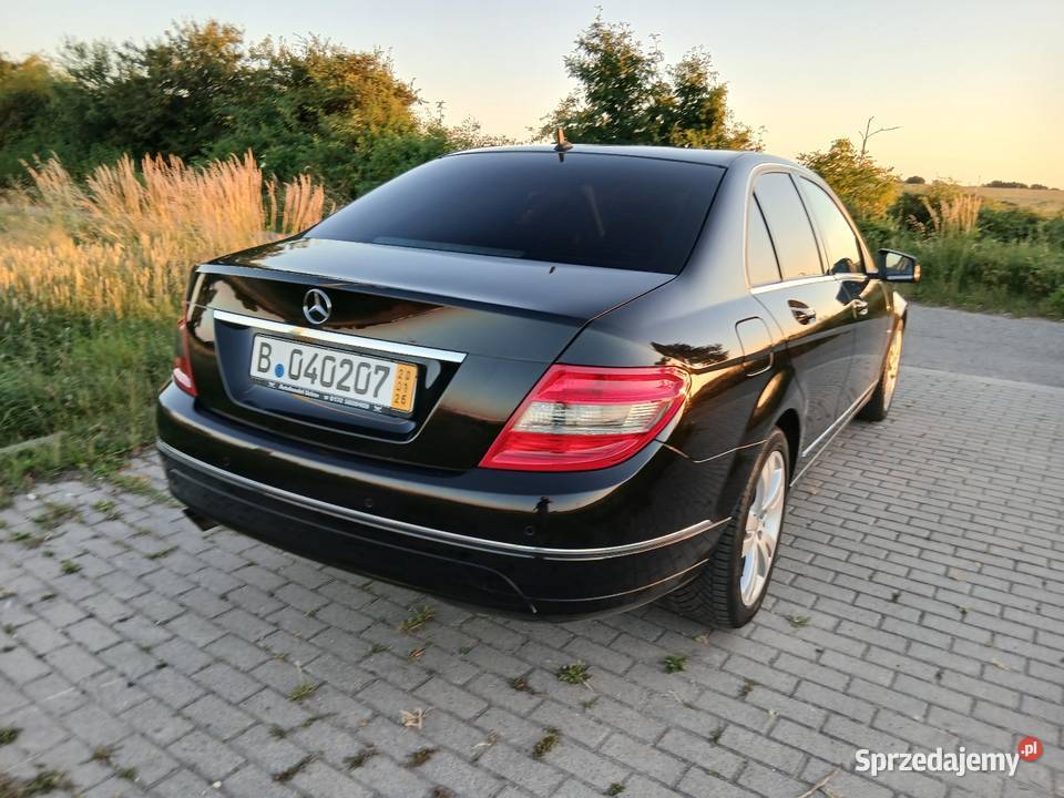 Mercedes C220 Avantgarde Czarny Bezwypadkowy z wielkopolskie Gołuchów
