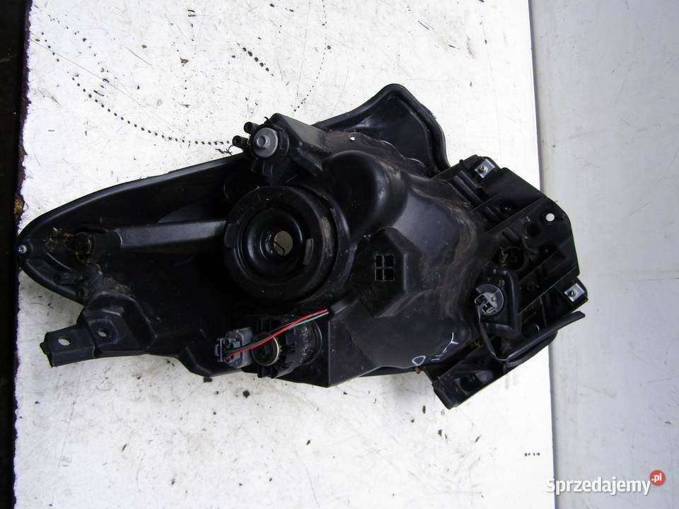 LAMPA PRZEDNIA PRAWY PRZÓD SUZUKI SWIFT VI MK8