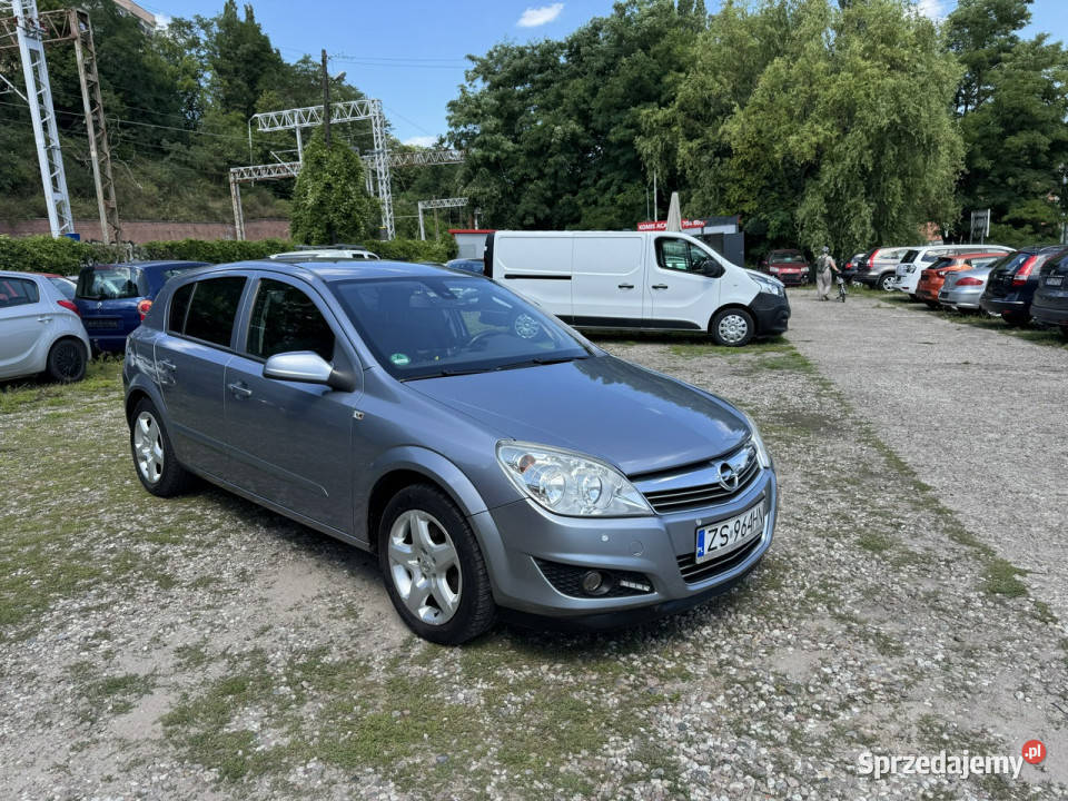 Opel Astra 16i115AutmatSerwisowany1Właściciel w 4/5 Astra Szczecin