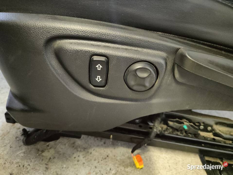 Fotel Kierowcy Półskóra Lewy Przód Grzany Opel Pleszew