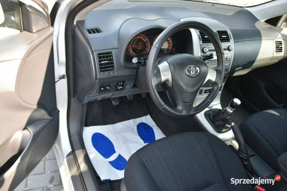 Toyota Corolla 16Benzyna VVTi 132 2009r SALON możliwa zamiana Kampinos