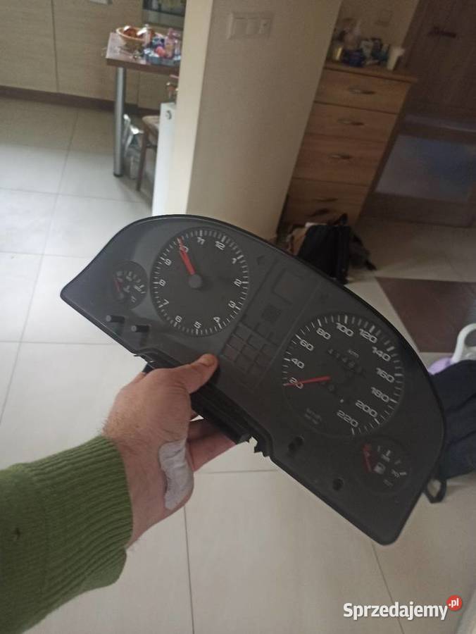 Licznik audi 80 b4 Rok produkcji 1994 Nowy Sącz sprzedam