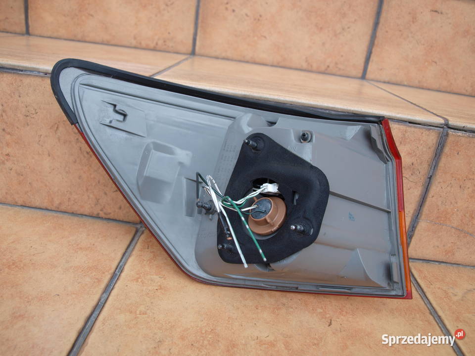 Lexus is lampa prawa w błotnik tył 2005 2009r Kalisz sprzedam