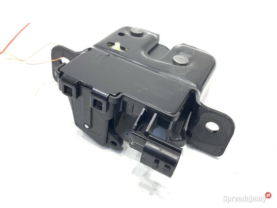 ZAMEK KLAPY TYŁ DACIA DUSTER SUV 905037230R 1018