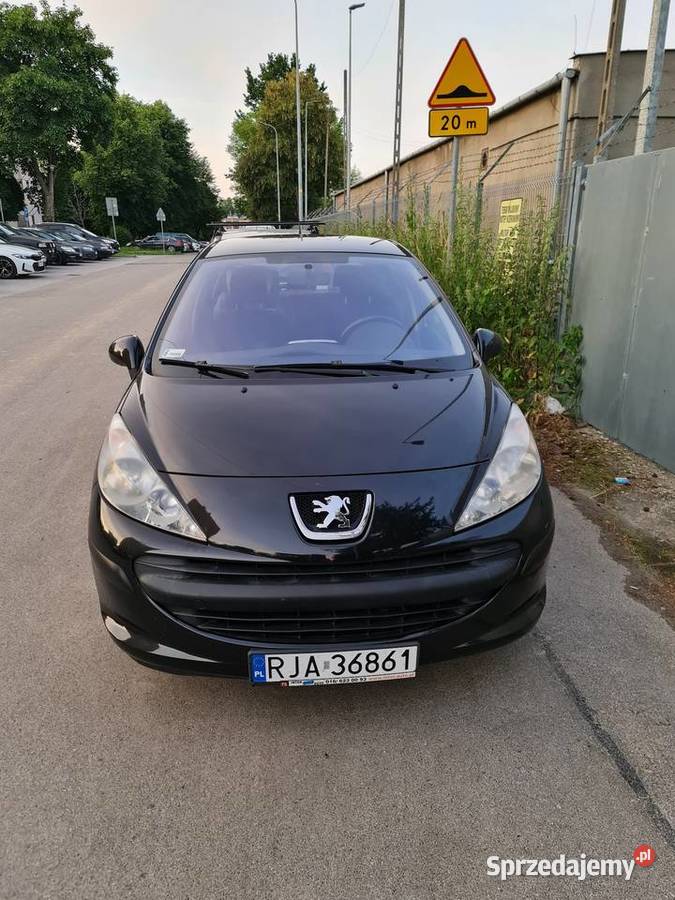 Sprzedam auto Peugeot 207 2006 14 benzyna Rok produkcji 2006 Jarosław