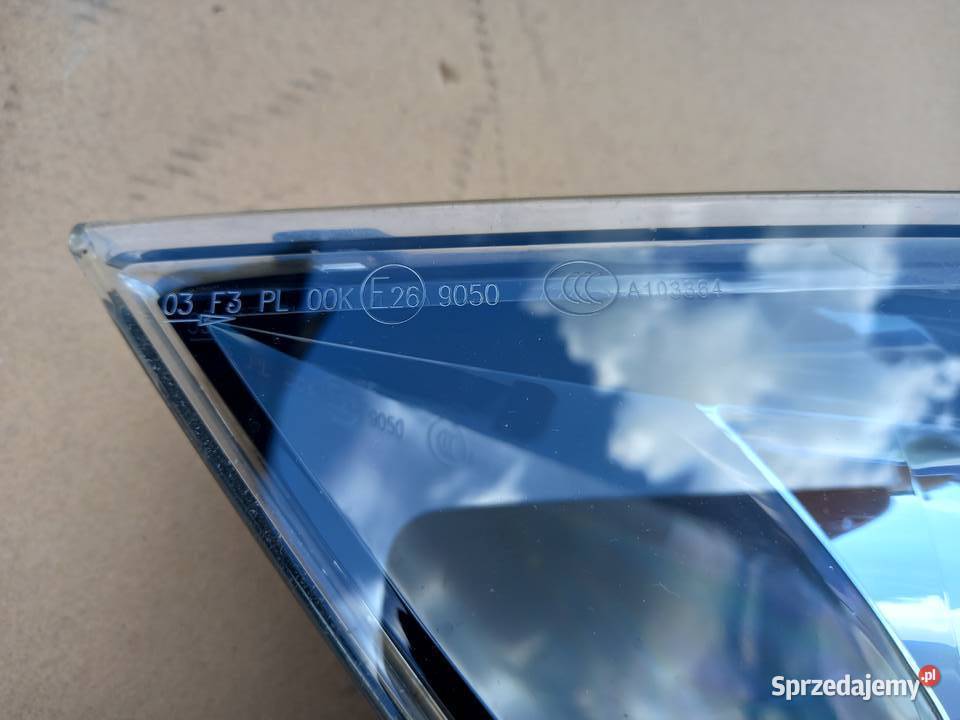 Skoda Superb 3V Lampa przeciwmgielna lewy przód wielkopolskie Bukownica
