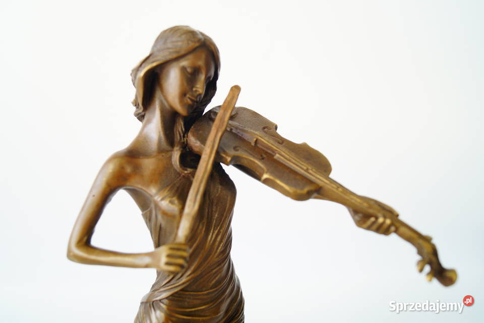 Kobieta ze skrzypcami figura z brązu skrzypaczka Gizałki