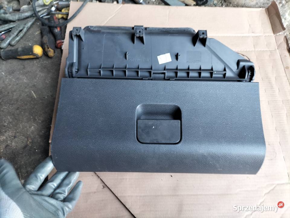 POLO MK4 9N SCHOWEK Kamień-Kolonia