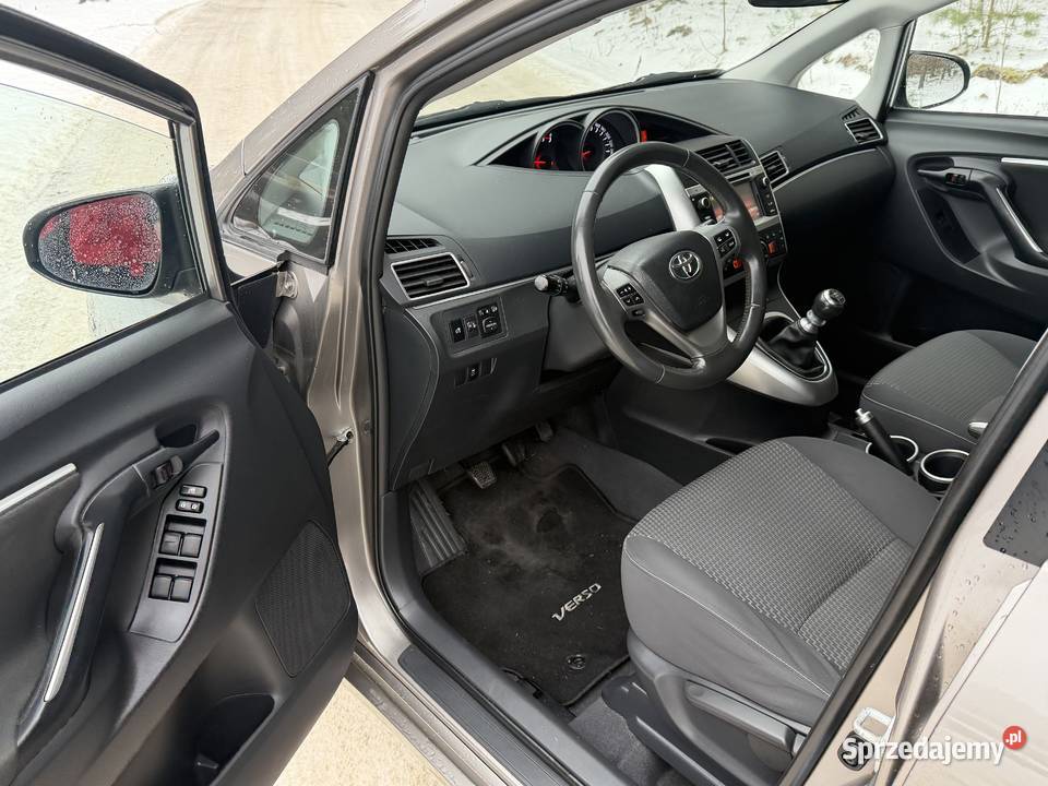 Toyota Verso 16 D4D Prestige Rok produkcji 2015