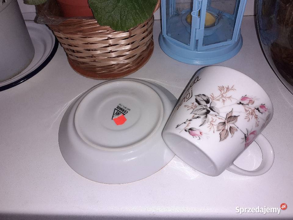 Filiżanka ze spodkiem w róże biały Sosnowiec