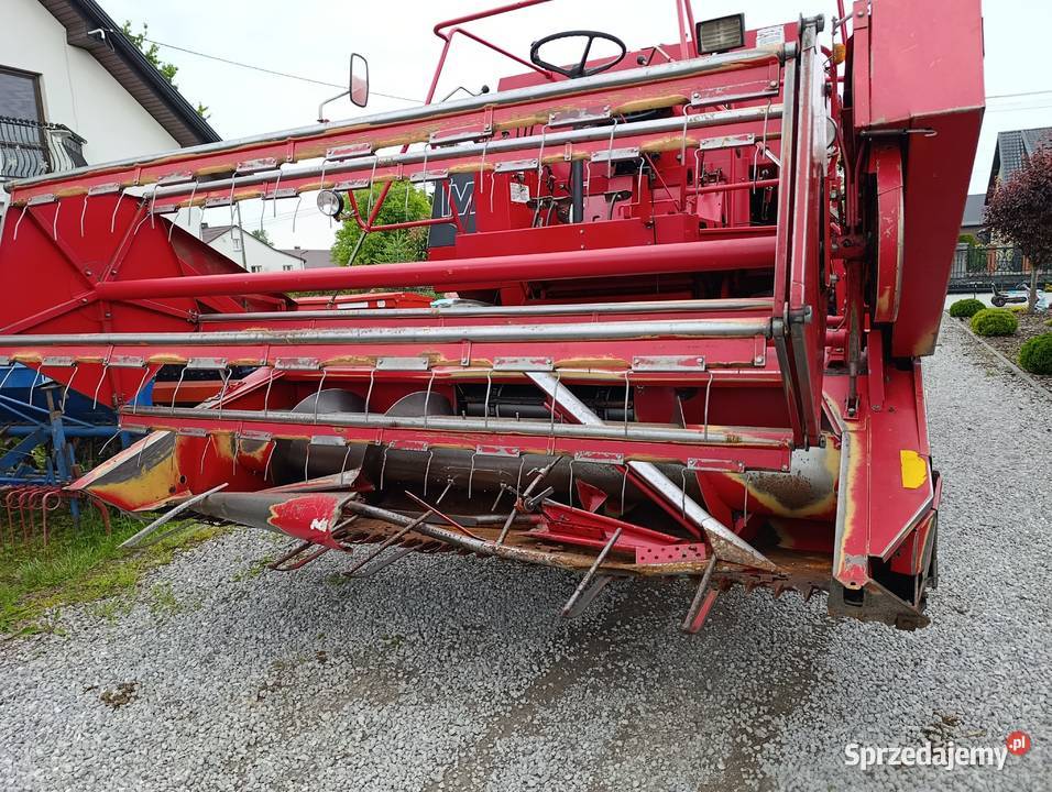 Kombajn zbożowy Massey Ferguson 330 Rawica Stara