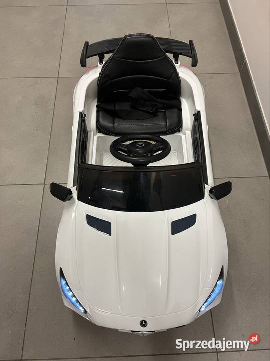 Samochód elektryczny Mercedes AMG GT wielkopolskie