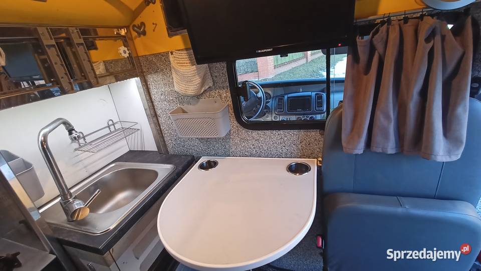 Kampervan Renault Trafic zadbany doposażony Krasnystaw