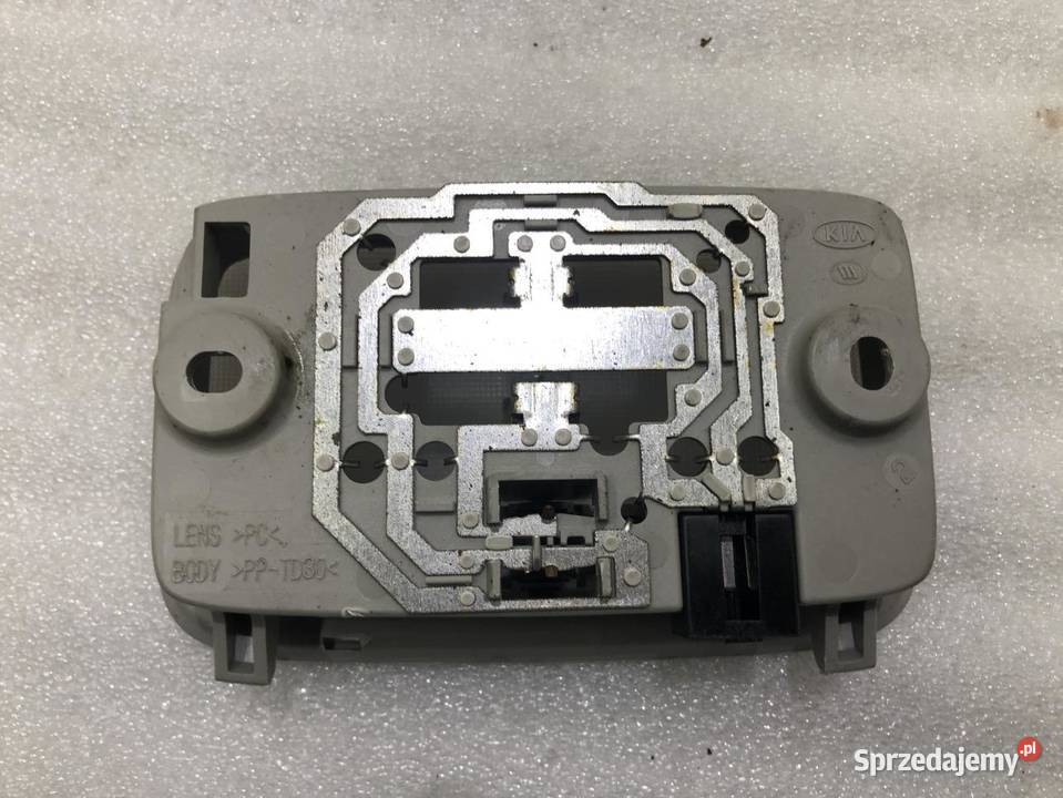 LAMPKA KABINY PRZÓD KIA PICANTO II 928501Y000 osobowe