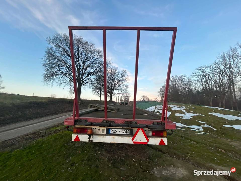 Przyczepa naczepa do słomy nieuszkodzony Przyczepy rolnicze Śmiłów sprzedam