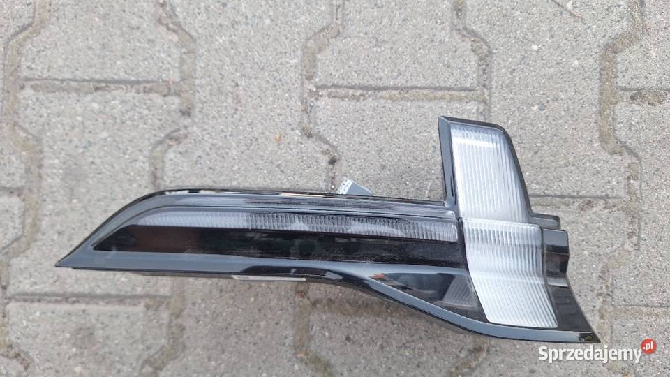 Lampa tylna w klape Raczyn