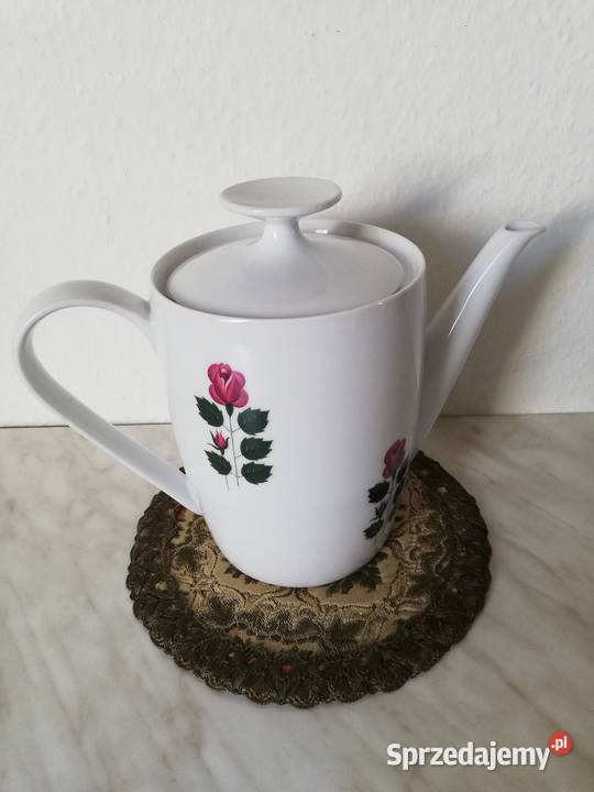 Porcelanowy dzbanek z różą do herbaty z sitkiem Porcelana i szkło małopolskie Gorlice