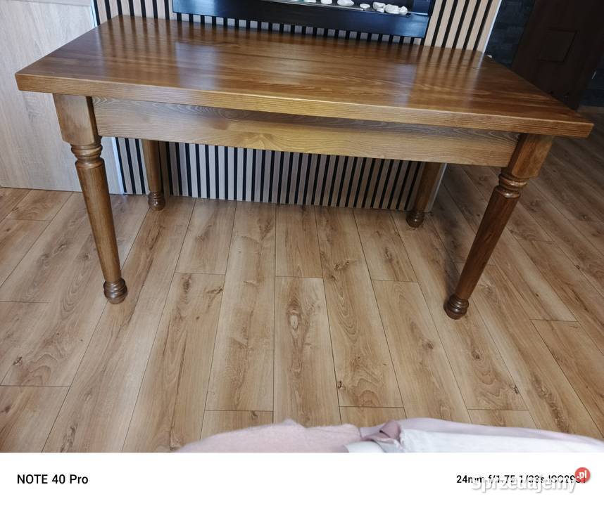 Stół z litego drewna sosnowego z nogami Pogorzela