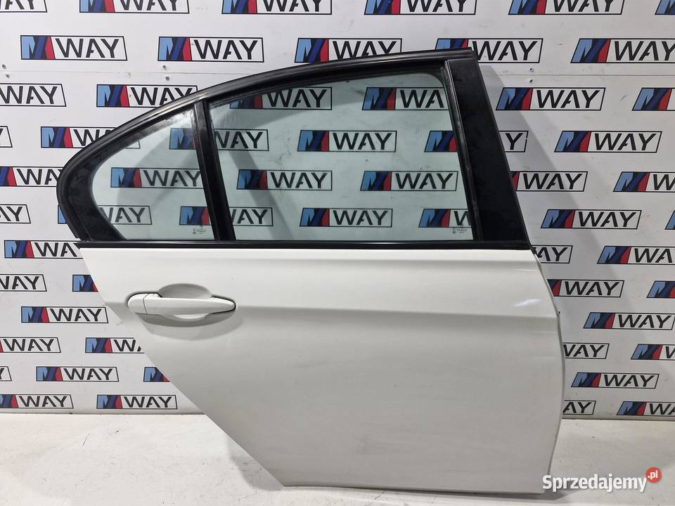 BMW F30 DRZWI PRAWE PRAWY TYŁ A300 ALPINWEISS