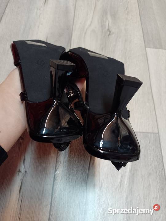 4041 Czarne czółenka wieczorowe z odkrytą piętą czarny