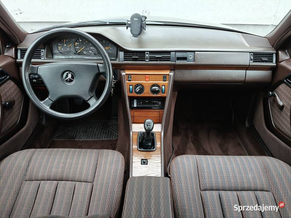 W124SEDAN20DSZYBERDACH 4/5 W124 Radomsko