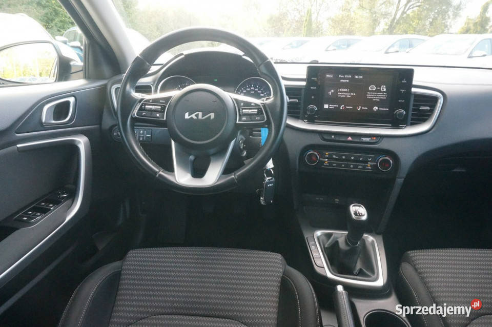 Kia Ceed 15 TGDI160 M Salon Fvat 23 PY05152 III Zarejestrowany w Polsce Poznań