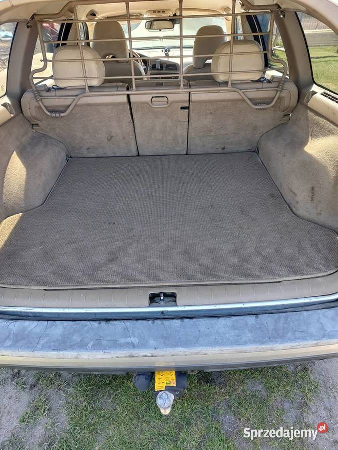Sprzedam Volvo V70 D5 z 2003 roku z automatyczną