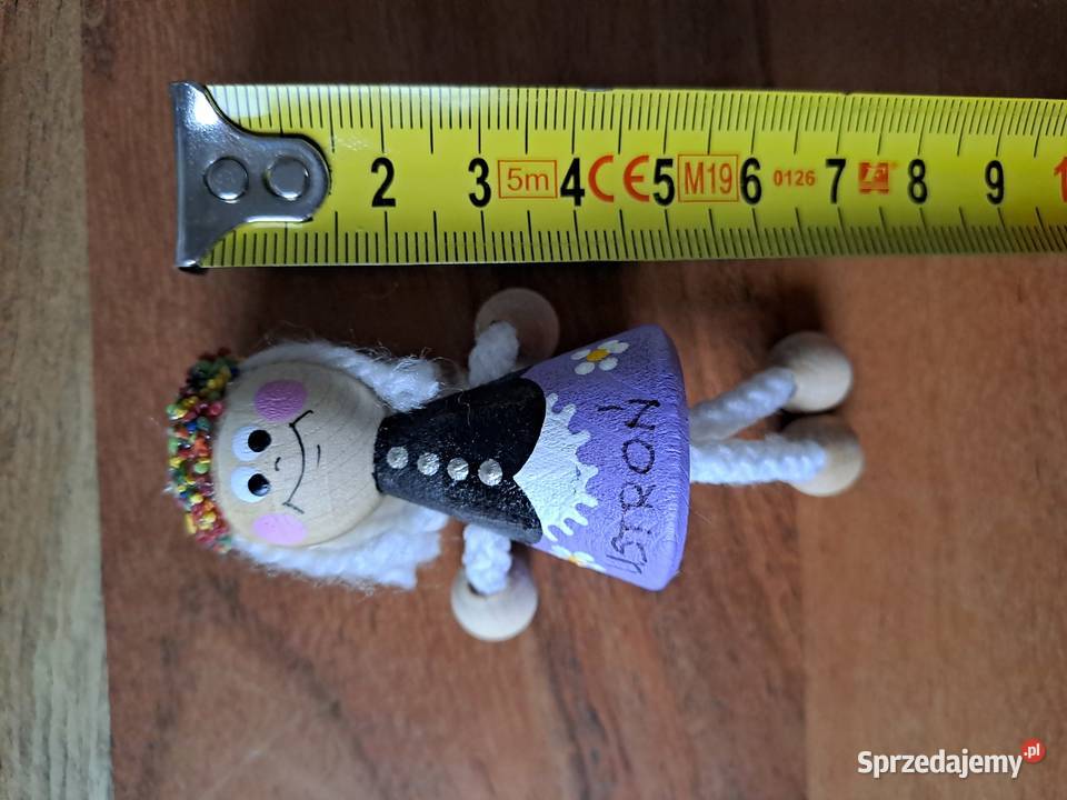 Magnes Dziewczynka Krakowianka Ustroń magnes Magnesy mazowieckie Warszawa