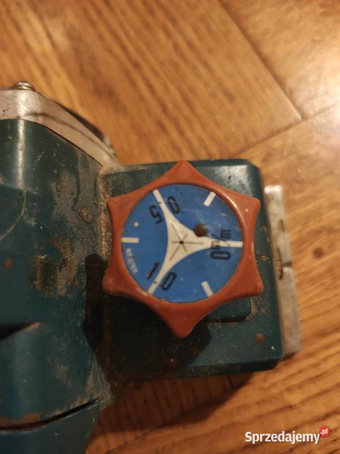 strug elektryczny marki Makita model 1923B