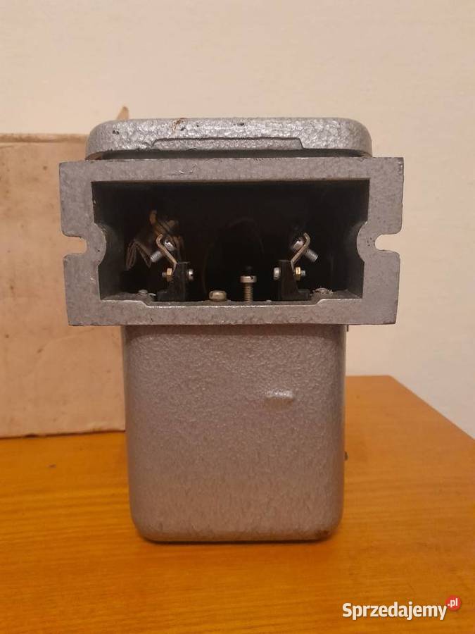 Stycznik olejowy typ N11035 SINTUR Instalacje