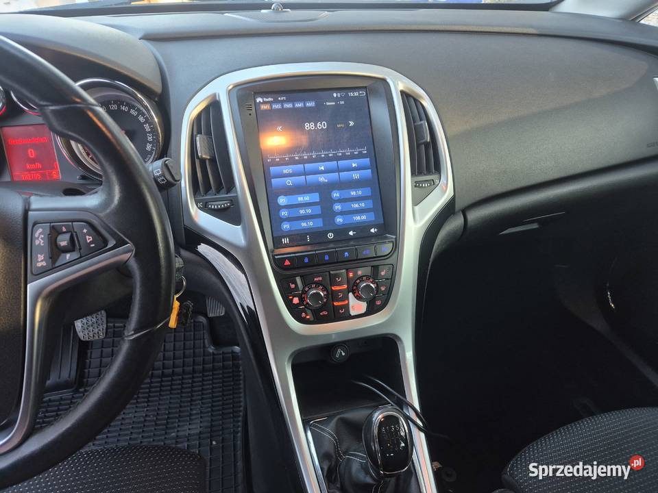 Opel Astra Sports Tourer 16T 180 Nowy rozrząd i Rok produkcji 2011 Skierniewice