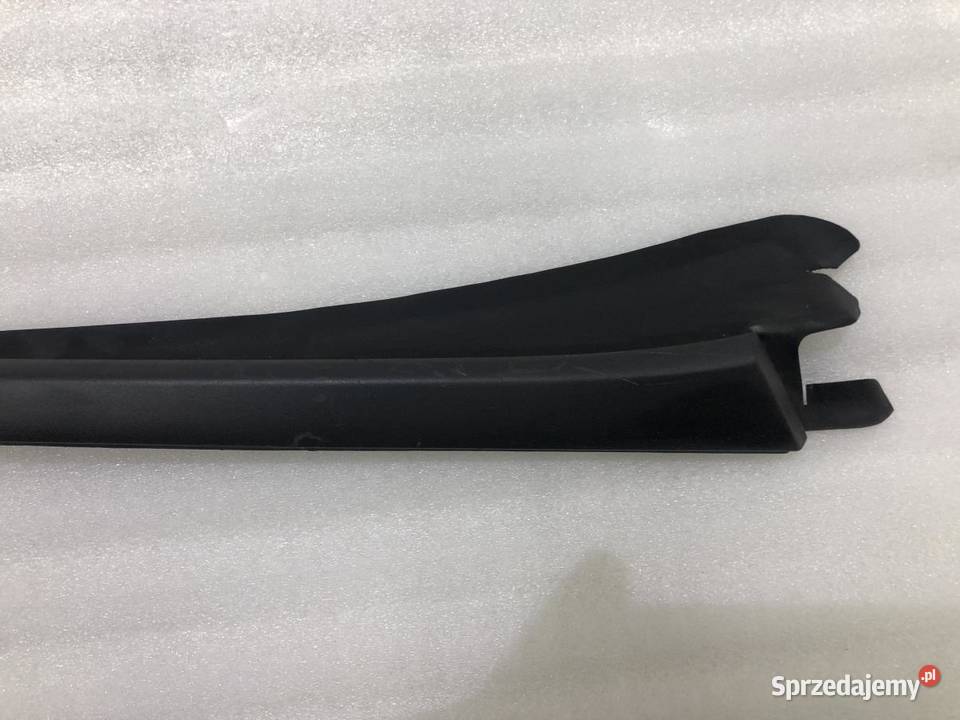 LISTWA SZYBY CZOŁOWEJ 96858533 PEUGEOT 5008