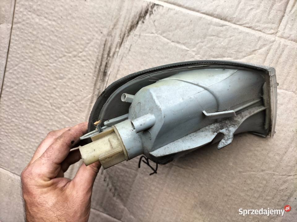 Volvo v40 s40 V40 S40 KIERUNKOWSKAZ LEWY MIGACZ Lewe Kamień-Kolonia