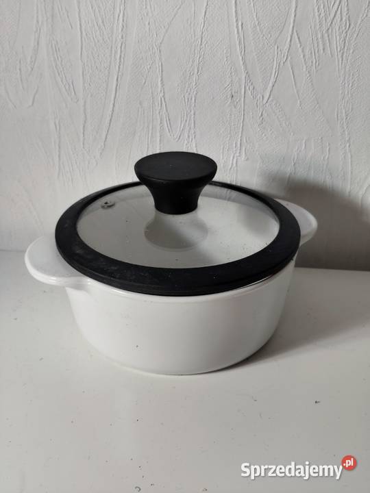 Mały garnek ceramiczny z pokrywką Poddębice