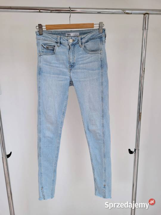 Jasnoniebieskie jeansy regular waist skinny niebieski Moda i Styl Liszki