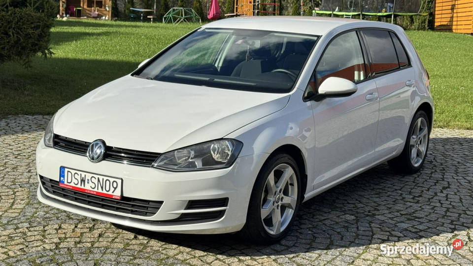 Volkswagen Golf VII 12 TSI 87 5drzwi Bały 2 kpl manualna dolnośląskie Strzegom