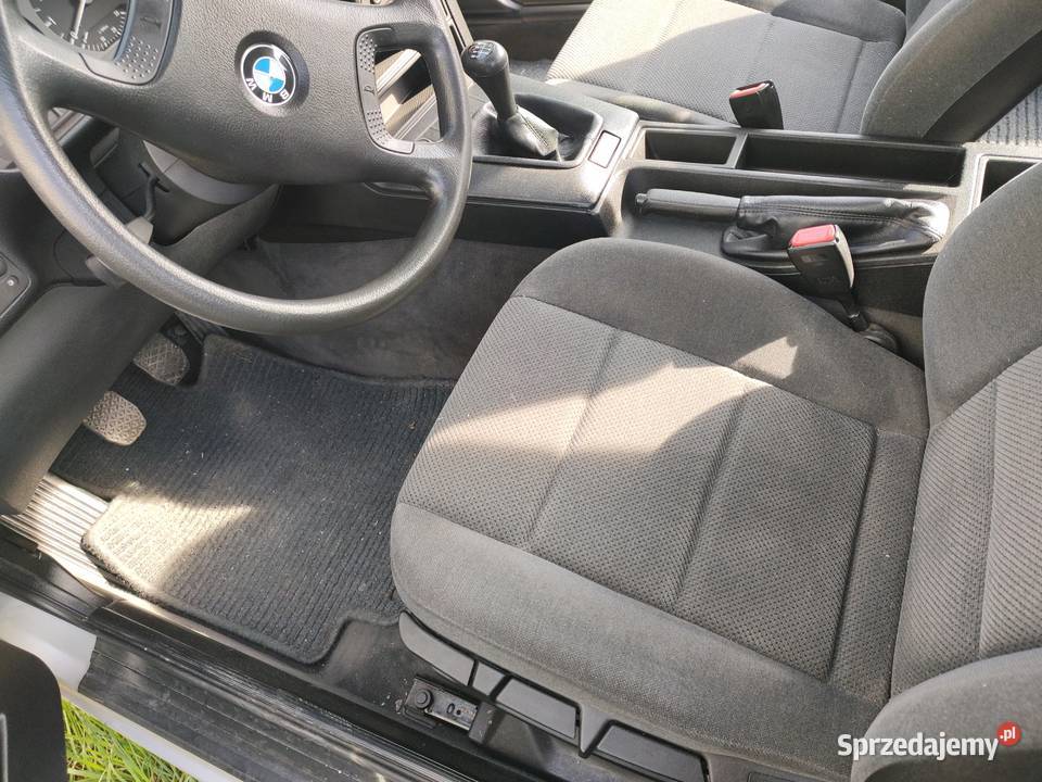 BMW E36 318i Zabytkowe tablice 118 okazja Rok produkcji 1991 Motoryzacja Warszkowo