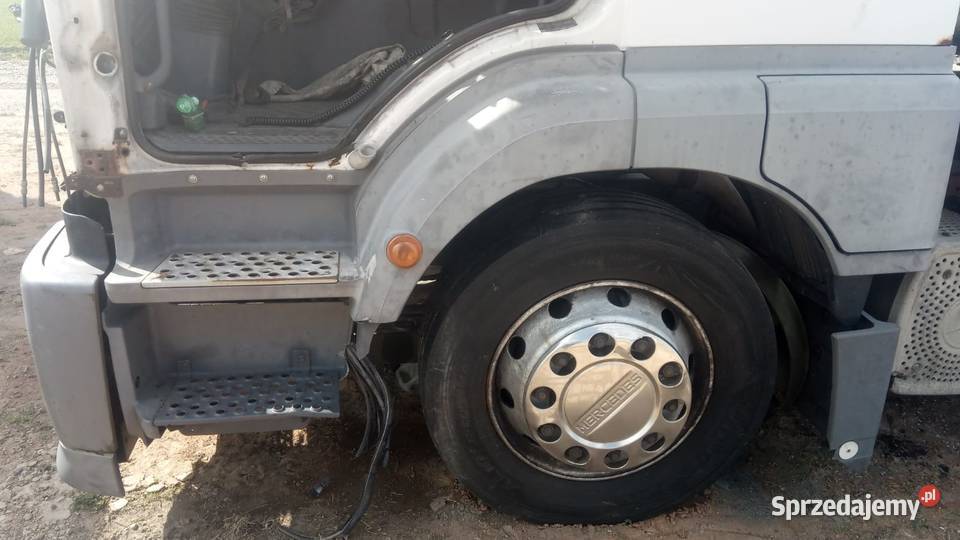 Mercedes Axor Atego Stopień lewy nadkole błotnik Rzędowice