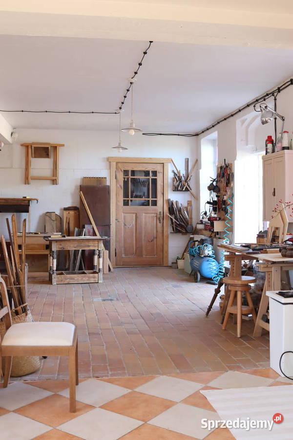 Piękny poniemiecki budynek starej mleczarni w mieszkalny Możdżanowo