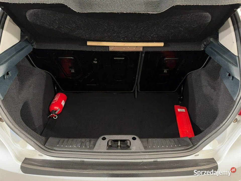 Ford Fiesta 12 82 M5 2010 r salon klimatyzacja światła przeciwmgielne małopolskie Myślenice