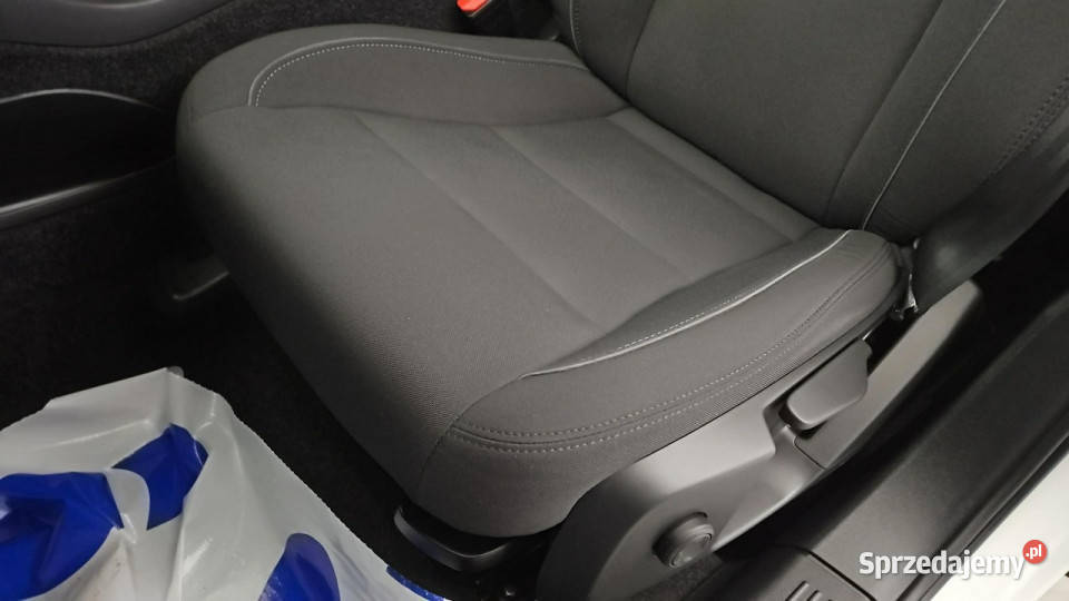 Volvo XC 40 T3 Momentum Pro Z Polskiego Salonu Warszawa