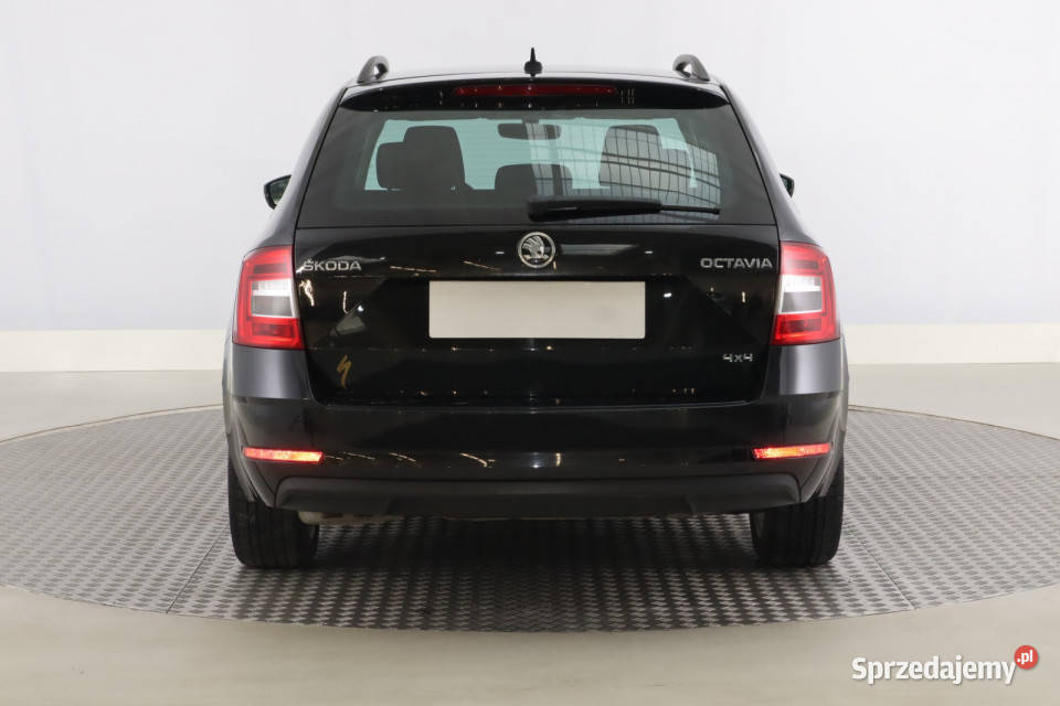 Skoda Octavia 20 TDI światła przeciwmgielne