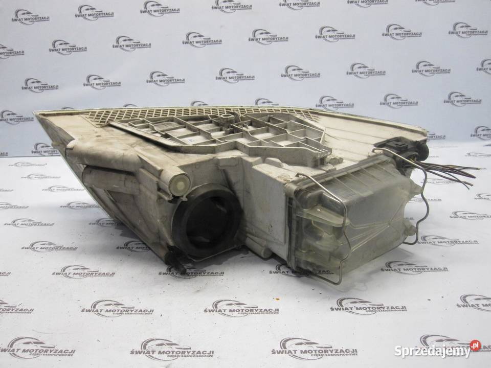 SKODA OCTAVIA II 06r lampa lewa przód ANGLIK osobowe