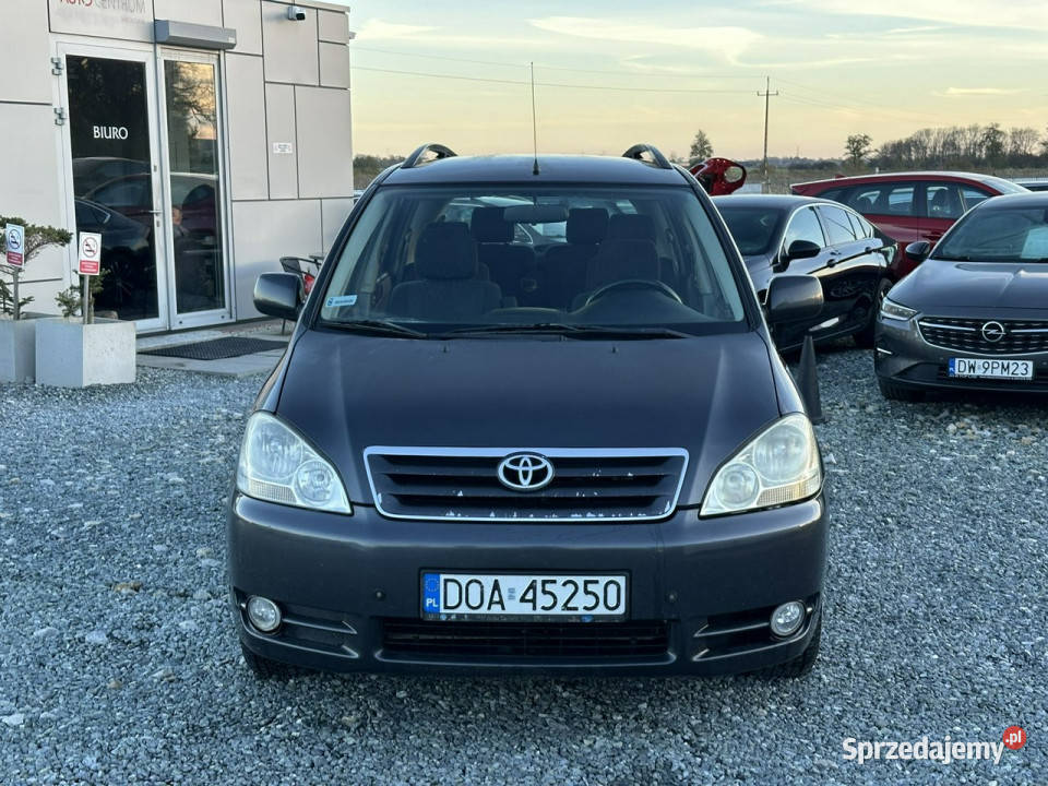 Toyota Avensis Verso 20 D4D 116 2001r 6 osobowa Wojkowice
