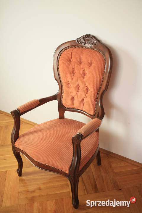 Pięknie zdobiony fotel klasyczny Pszczyna