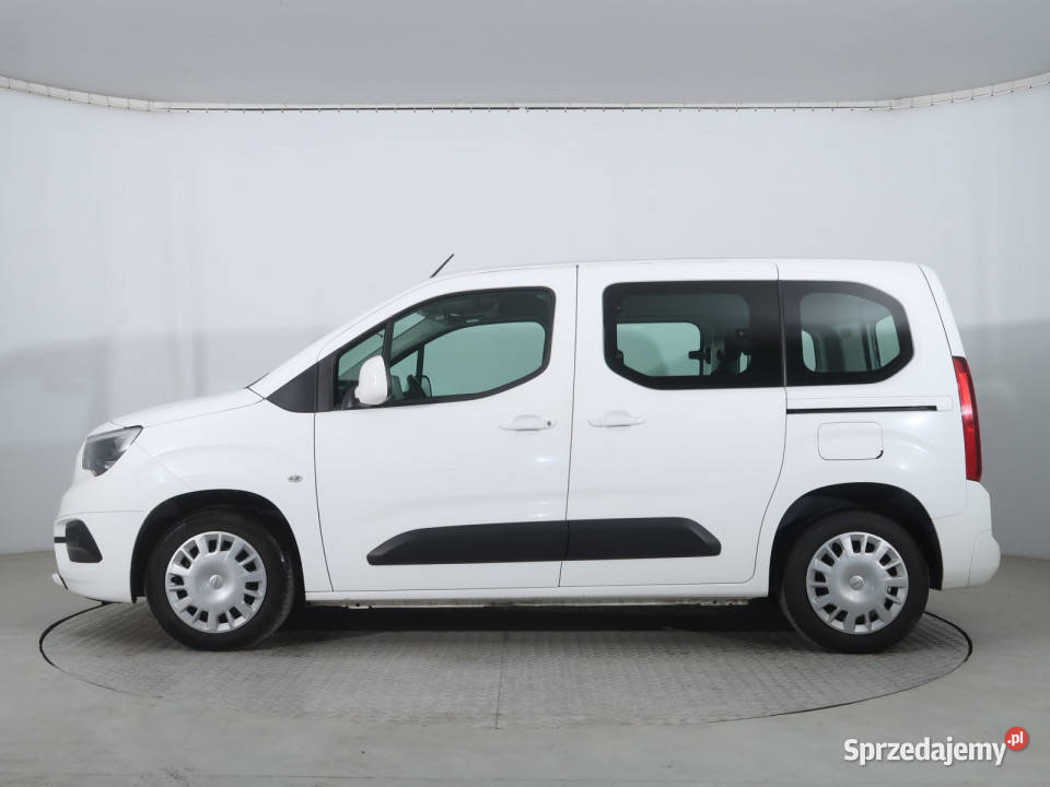 Opel Combo 15 CDTI radio dolnośląskie Bielany Wrocławskie